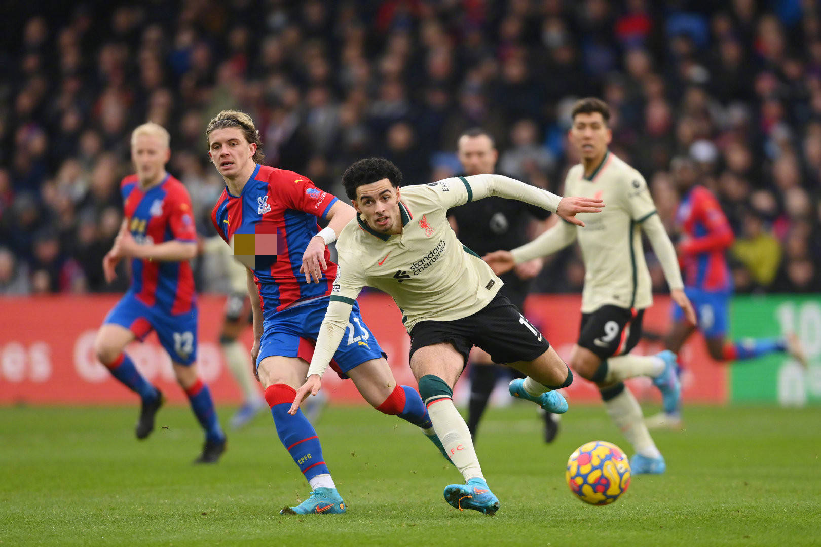 大量球迷和 大量球迷和